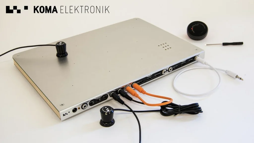 KOMA Elektronik Chromaplane: Playing Music with Electromagnetic Fields